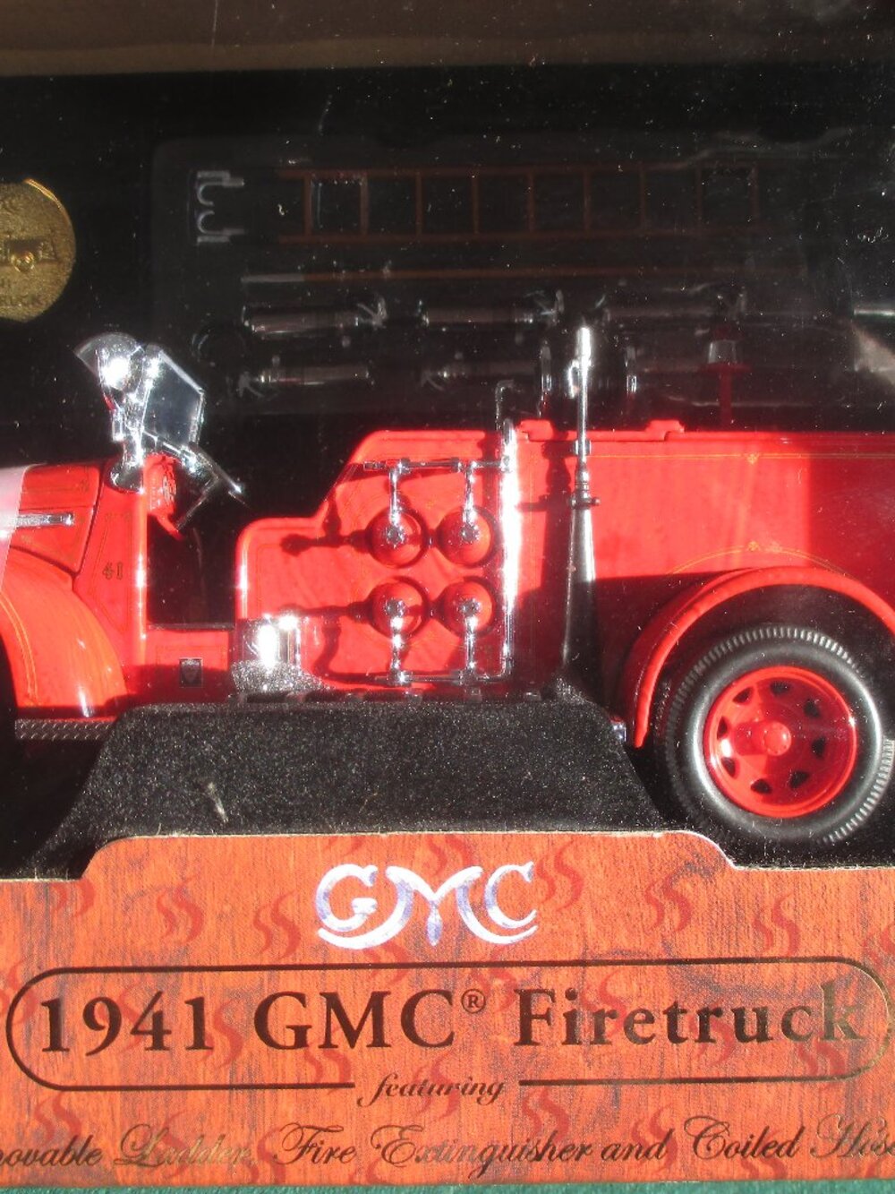 SIGNATURE SERIES/YAT MING/1941 GMC FIRETRUCK/1/24 SCALE/NEW-SEALED